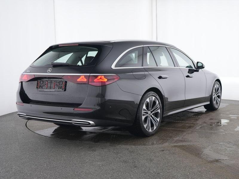 Mercedes-Benz E-klasse 300 e Break Luxury Line | Distronic |, Automaat, Gebruikt, Zwart, https://public.car-pass.be/vhr/d8625ca5-ef32-46bb-8193-fe6ae8df5803