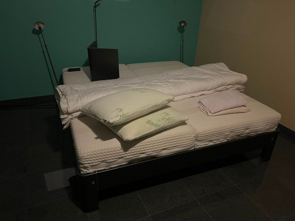 Auping tweepersoonsbed 180x200 incl. bodems en matrassen, Enlèvement
