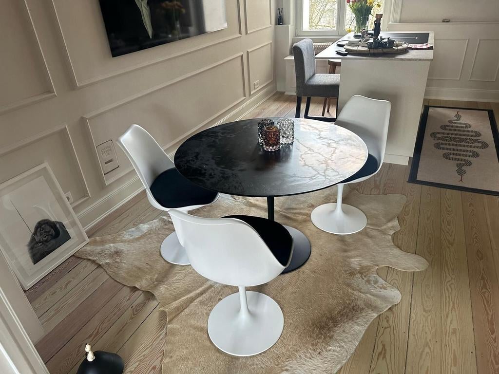 Extensible table tulipe Eero Saarinen chaises tulipe, Huis en Inrichting, Tafels | Bijzettafels, Rond, Ophalen of Verzenden