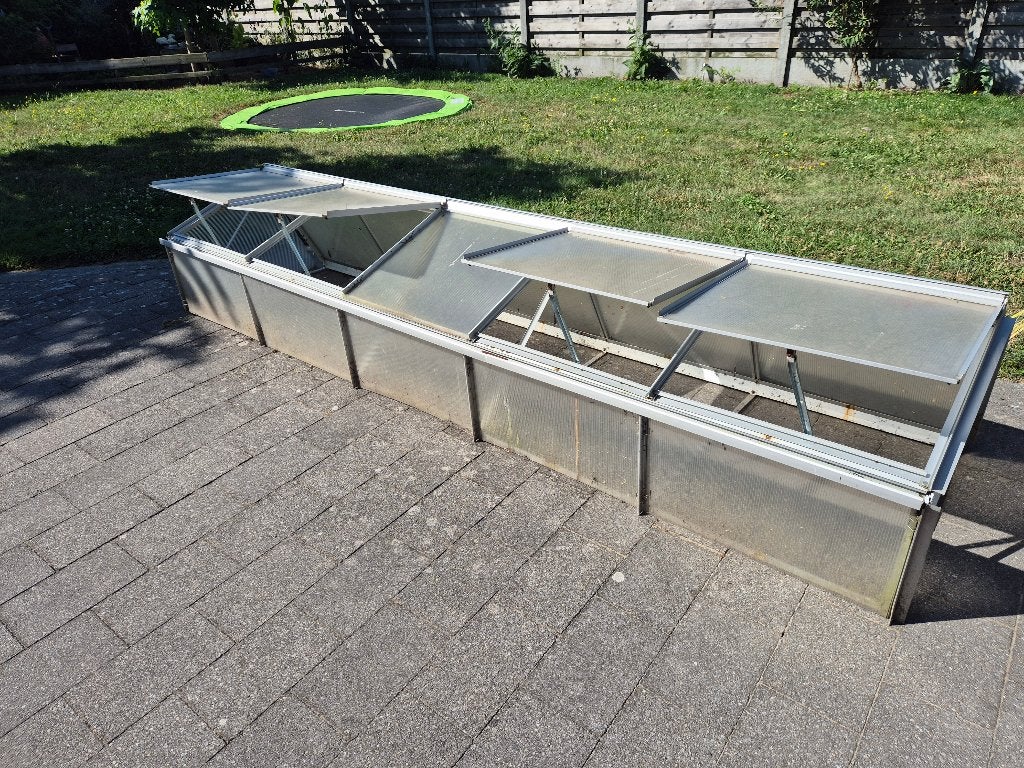 Serre (laag), Ophalen, Polycarbonaat, Aluminium