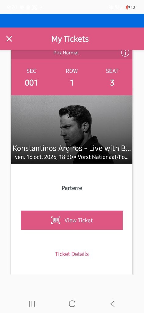Palce de concert, Une personne, Octobre