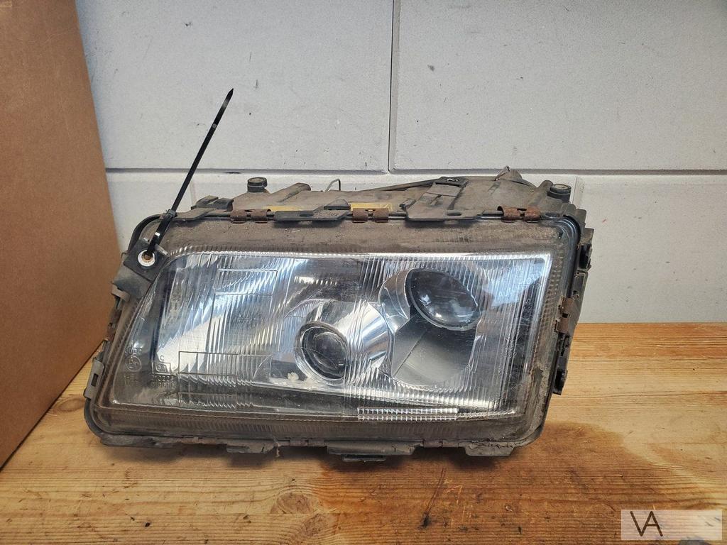Audi A8 1994 - 1999 koplamp links halogeen 1 oortje af €50, Auto-onderdelen, Gebruikt, -, -, -
