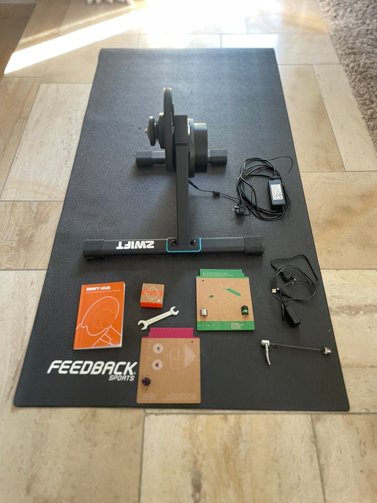 Zwift Hub Smart Trainer + Zwift Cog/Click + accessoires, Sport en Fitness, Ophalen, Zo goed als nieuw