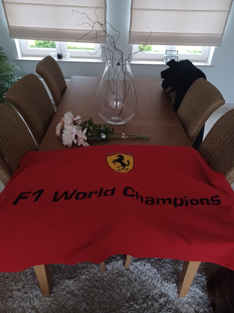 Ferrari fleece, Enlèvement