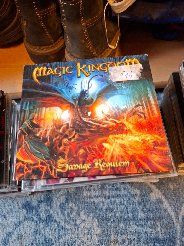 cd - magic kingdom - savage requim, Power metal, Ophalen of Verzenden, Zo goed als nieuw, Digipak