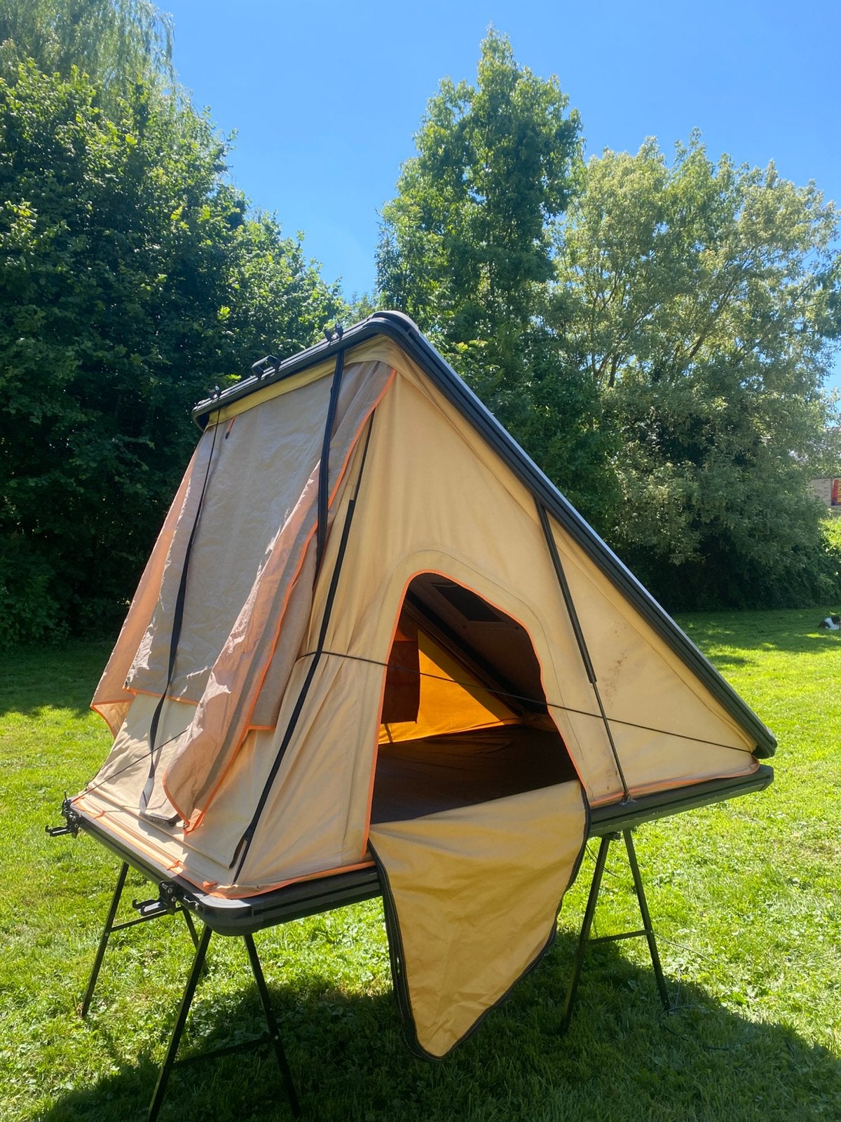 DAKTENT MET SOLAR SET UP, Ophalen, Gebruikt, Tot en met 3
