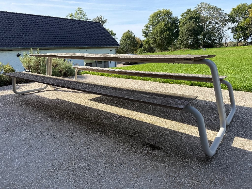 Wunder, The Table, met tafelblad 284 en onderstel lichtgrijs, Ophalen, Gebruikt, Rechthoekig