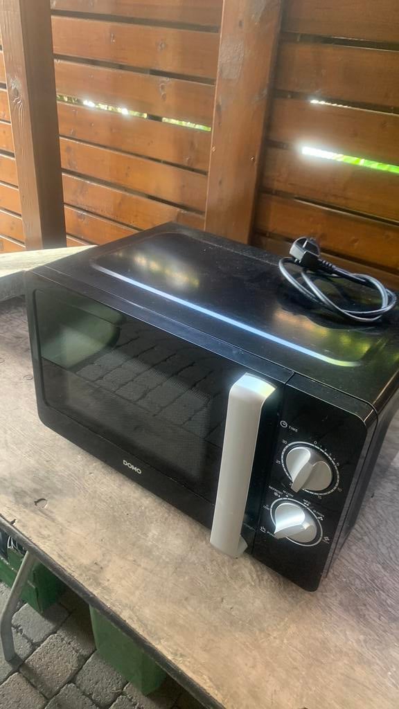DOMO Microgolfoven, Elektronische apparatuur, Microgolfovens, Ophalen, Microgolfoven, Zo goed als nieuw, Draaiplateau
