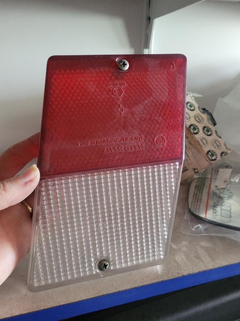 Vitre de feu arrière DROIT Skoda Favorit - NEUF, Autos : Pièces & Accessoires, Enlèvement, Neuf, Skoda