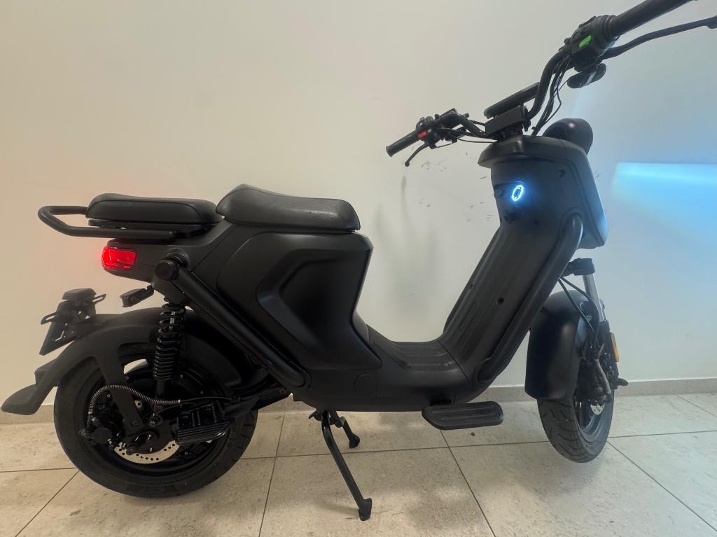 QUAI DE NIU GTS, Neuf, Enlèvement, Électrique, Vespa