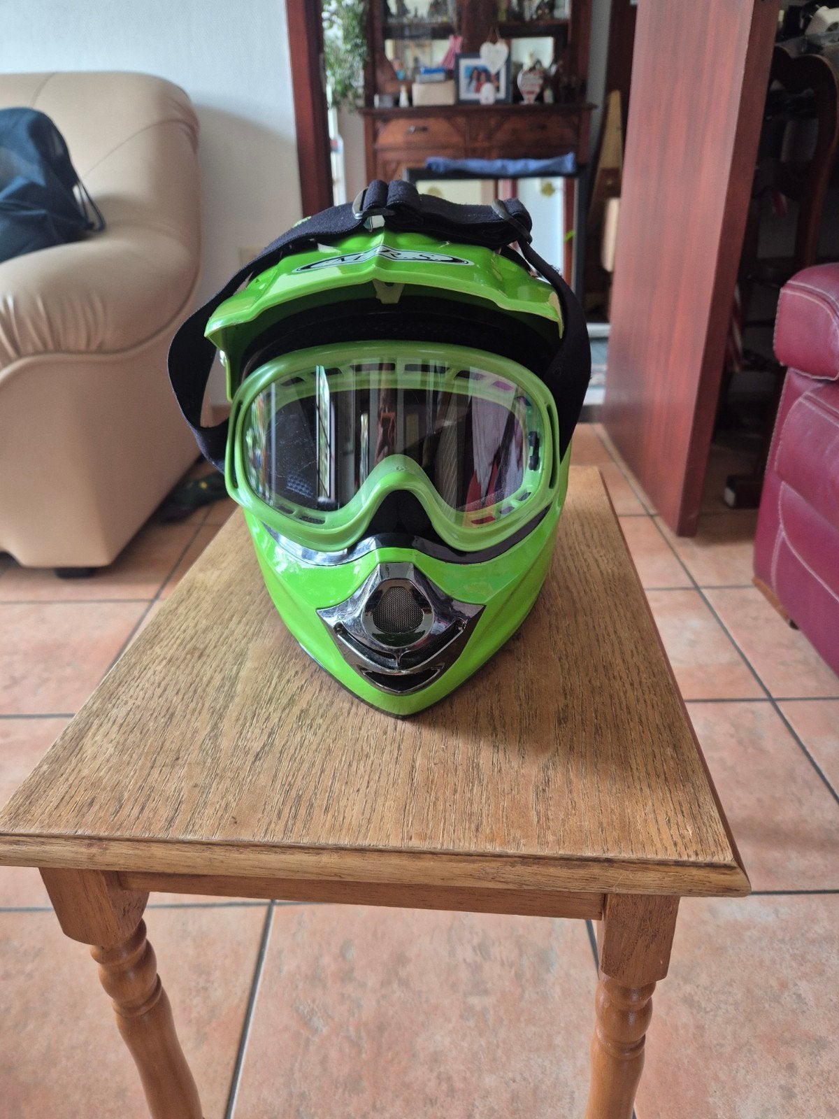 Casque moto, Enlèvement
