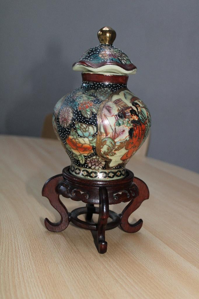 Vase chinois H:26cm avec pied, Enlèvement ou Envoi