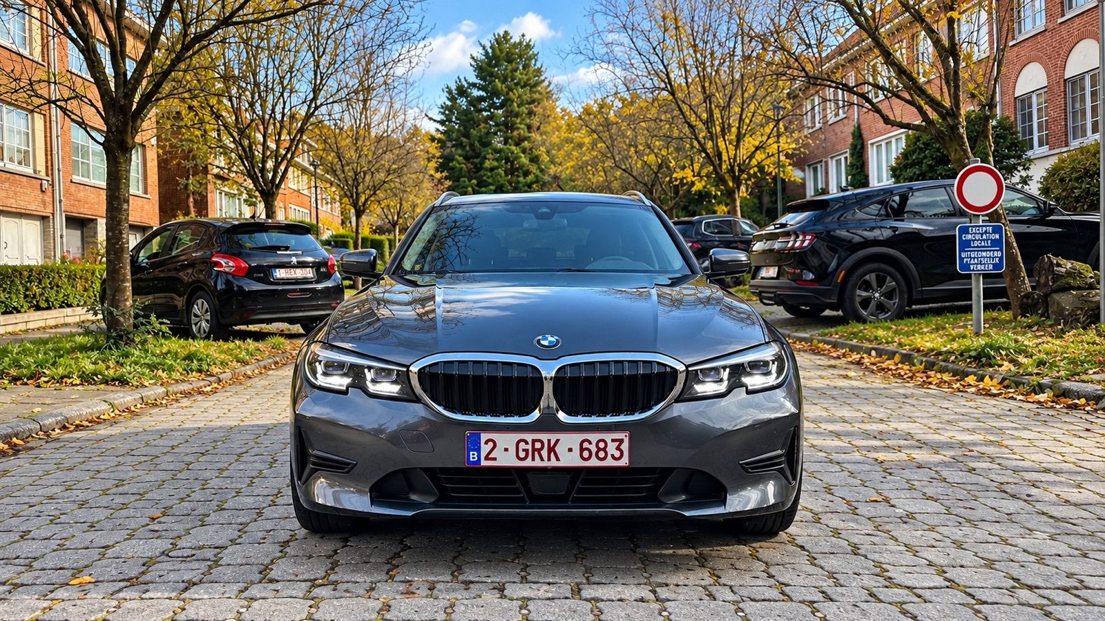 BMW 318i touring 2022 96.000 km, Auto's, Automaat, Dealer onderhouden, Achterwielaandrijving, Lederen bekleding