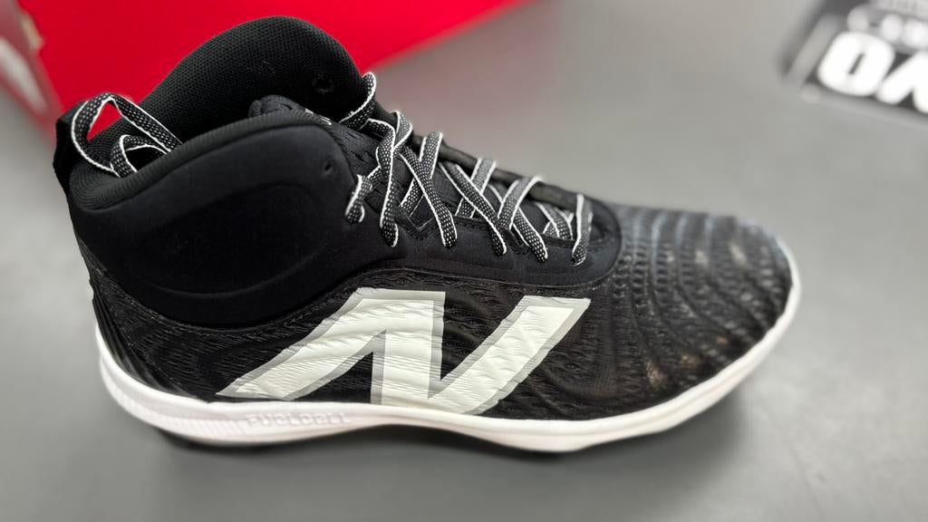 New Balance outdoorschoen, Sport en Fitness, Honkbal en Softbal, Ophalen, Nieuw, Softbal, Schoenen