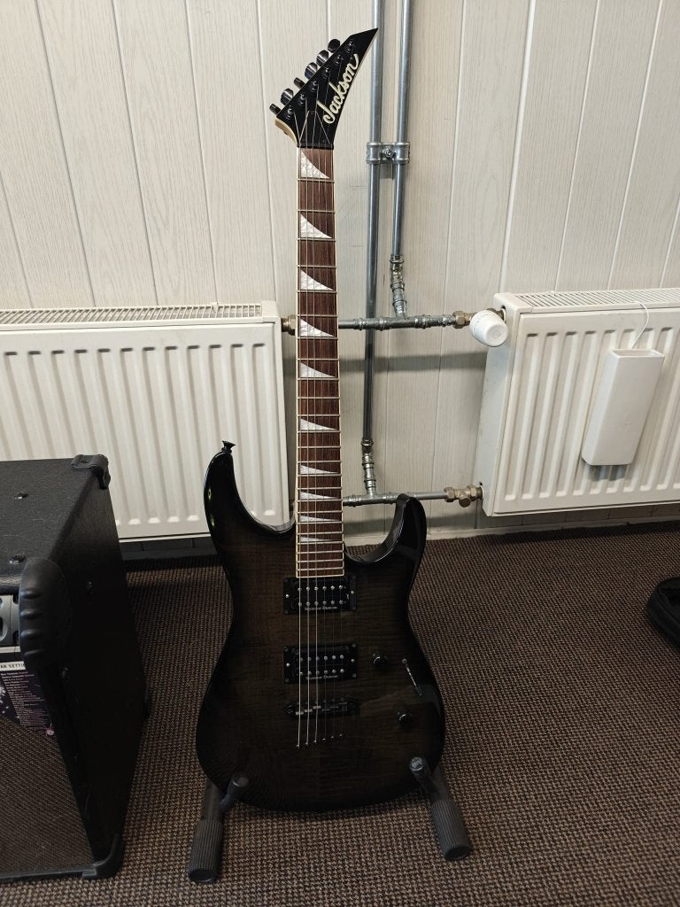 Electrische gitaar en versterker, Ophalen, Zo goed als nieuw, Overige merken, Met versterker