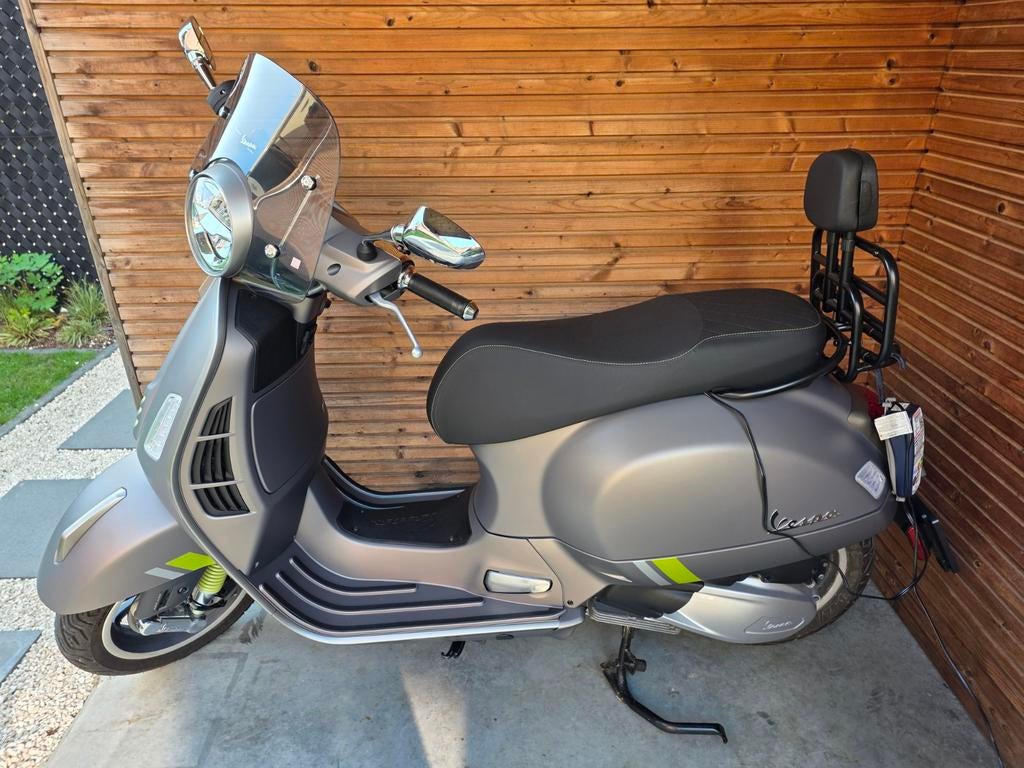 Vespa GTS Super Tech 300cc 15.0Kw., Fietsen en Brommers, Snorfietsen en Snorscooters, Vespa, Ophalen