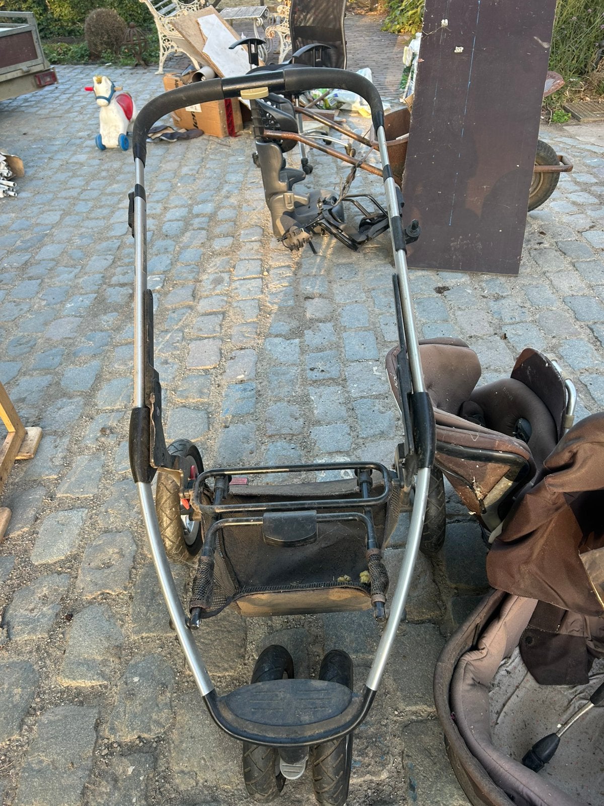 Poussette Premamen, Enlèvement