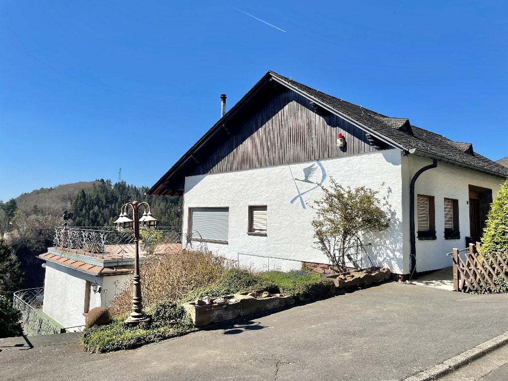 Grande villa unique dans les Ardennes allemandes = Eifel, Maison d'habitation, Ventes sans courtier, Allemagne, Village