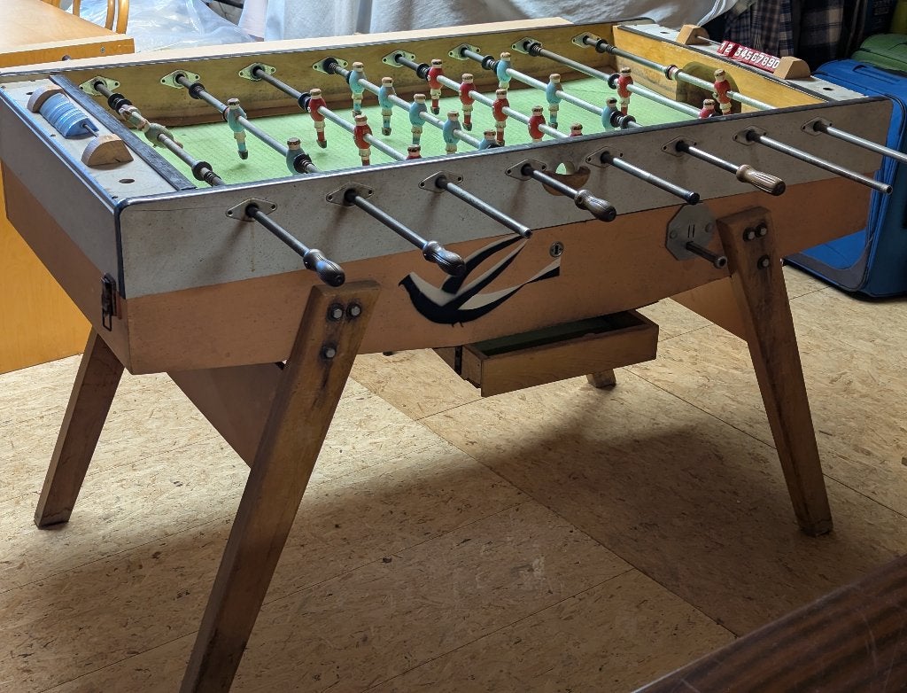 café voetbaltafel, Enfants & Bébés, Jouets | Tables de football, Enlèvement, Utilisé