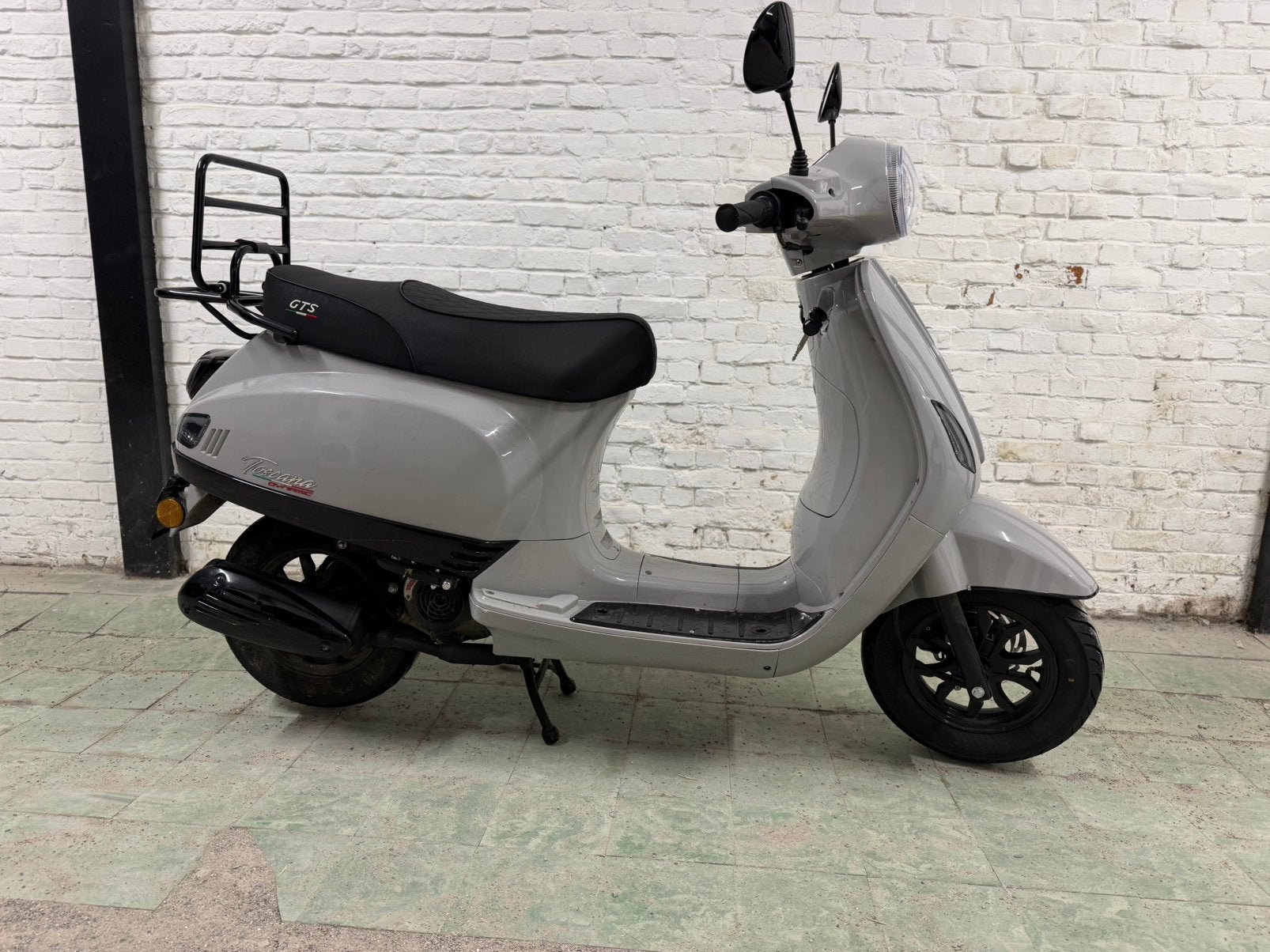 GTS Toscana dynamic - 11/2025 - 650km - A klasse, Ophalen, Klasse A (25 km/u), 49 cc, Zo goed als nieuw