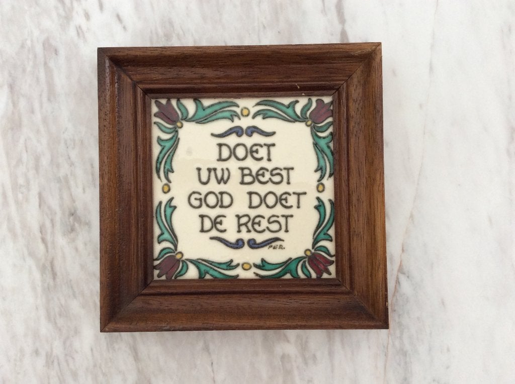 Antieke/vintage Nederlandse spreuktegel in houten lijst, Huis en Inrichting, Woonaccessoires | Lijsten, Minder dan 50 cm, Gebruikt