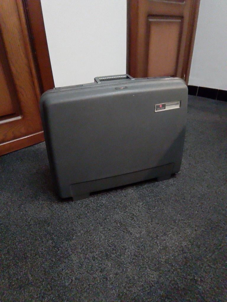 Delsey Koffer, 35 à 45 cm, Plastique dur, Enlèvement, 50 à 60 cm