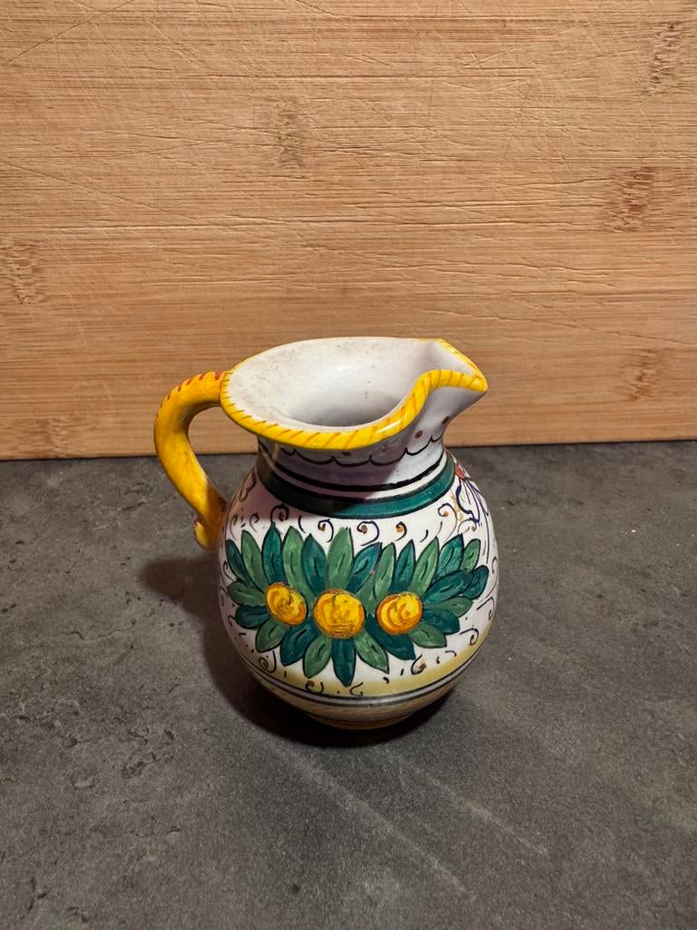 Klein handbeschilderd Deruta kannetje – Italiaanse maiolica, Enlèvement