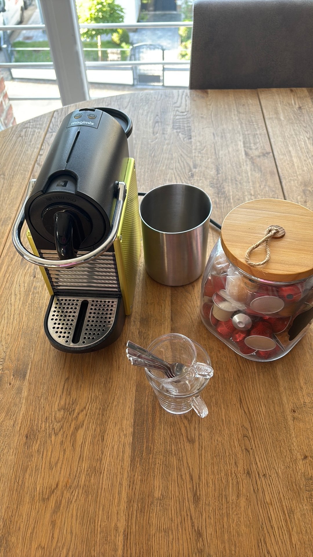Machine à café Nespresso + accessoires, Electroménager, 1 à 2 litres, Enlèvement, Comme neuf