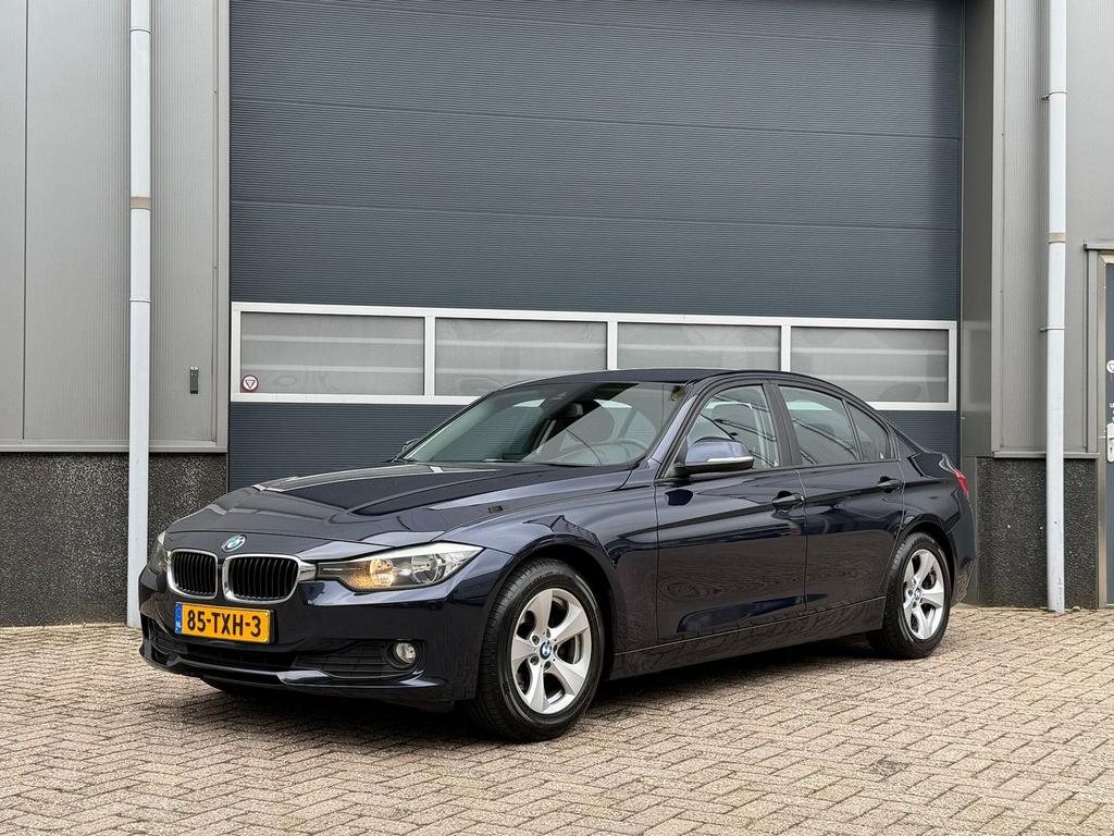 BMW 320 3-serie 320d EfficientDynamics Edition High Executiv, Auto's, Automaat, Navigatiesysteem, Grijs, Onderhoudsboekje