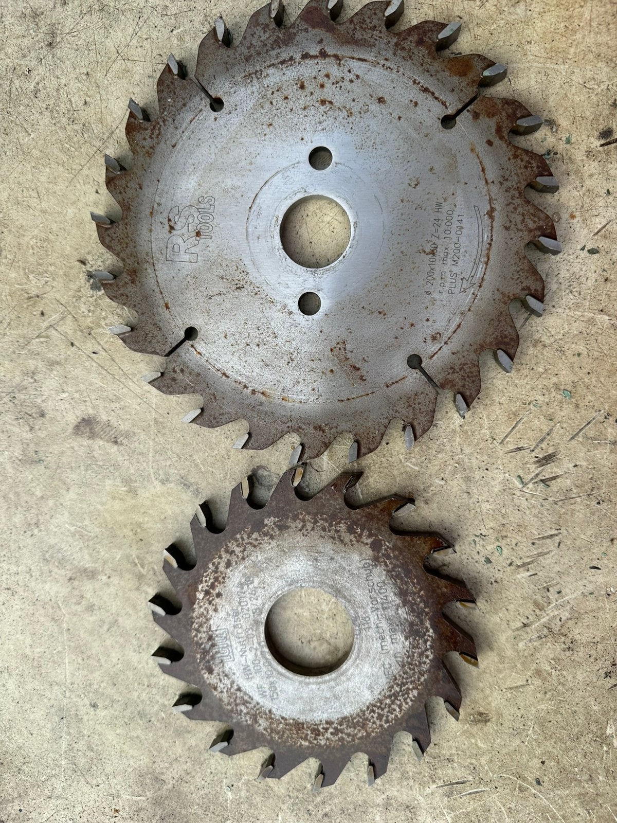 2 dikke zaagbladen, Bricolage & Construction, Enlèvement, Utilisé