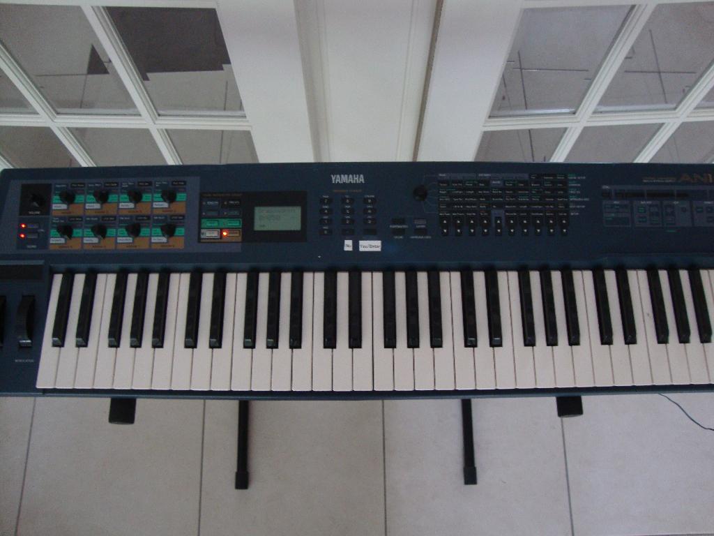 Yamaha An1X analoge synthesizer + flightcase, Muziek en Instrumenten, Synthesizers, Met midi-aansluiting, Yamaha, Ophalen of Verzenden