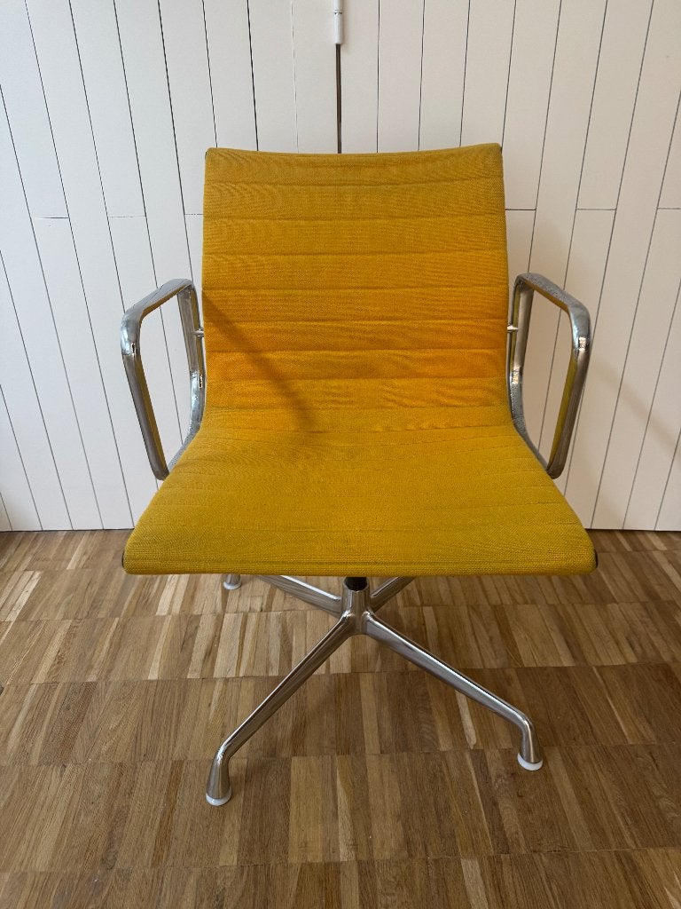 1x Eames EA 108 (Vitra for herman miller) hopsak geel, Ophalen, Gebruikt, Geel, Bureaustoel