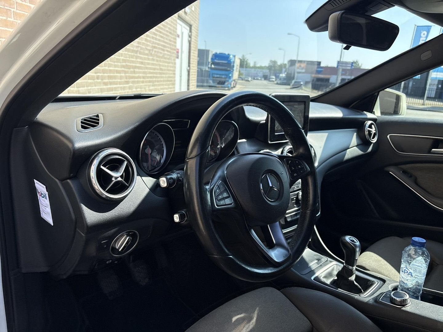 Mercedes-Benz GLA 180 Ambition | Leder | climatisation | Cru, Autos, Achat, Entreprise, Boîte manuelle, 133 g/km