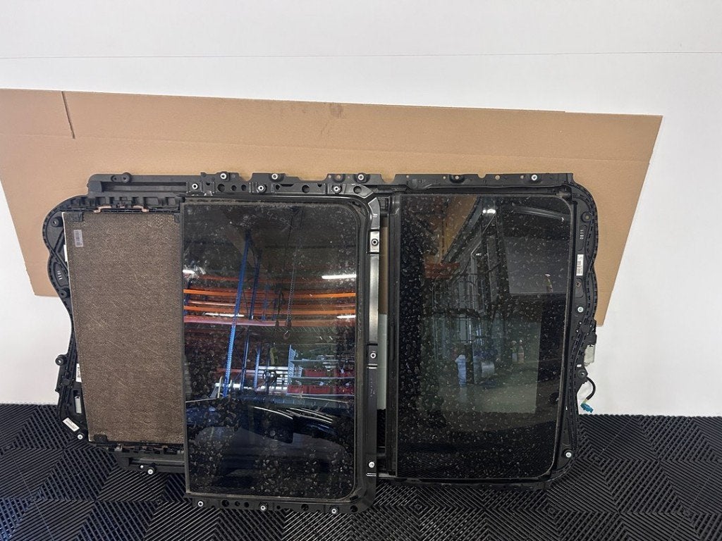 TOIT PANORAMIQUE BMW 3 serie Touring (F31) (01-2012/06-2019), Utilisé, BMW, Petuelring 130
80809  München, DE, Bayerische Motoren Werke AG