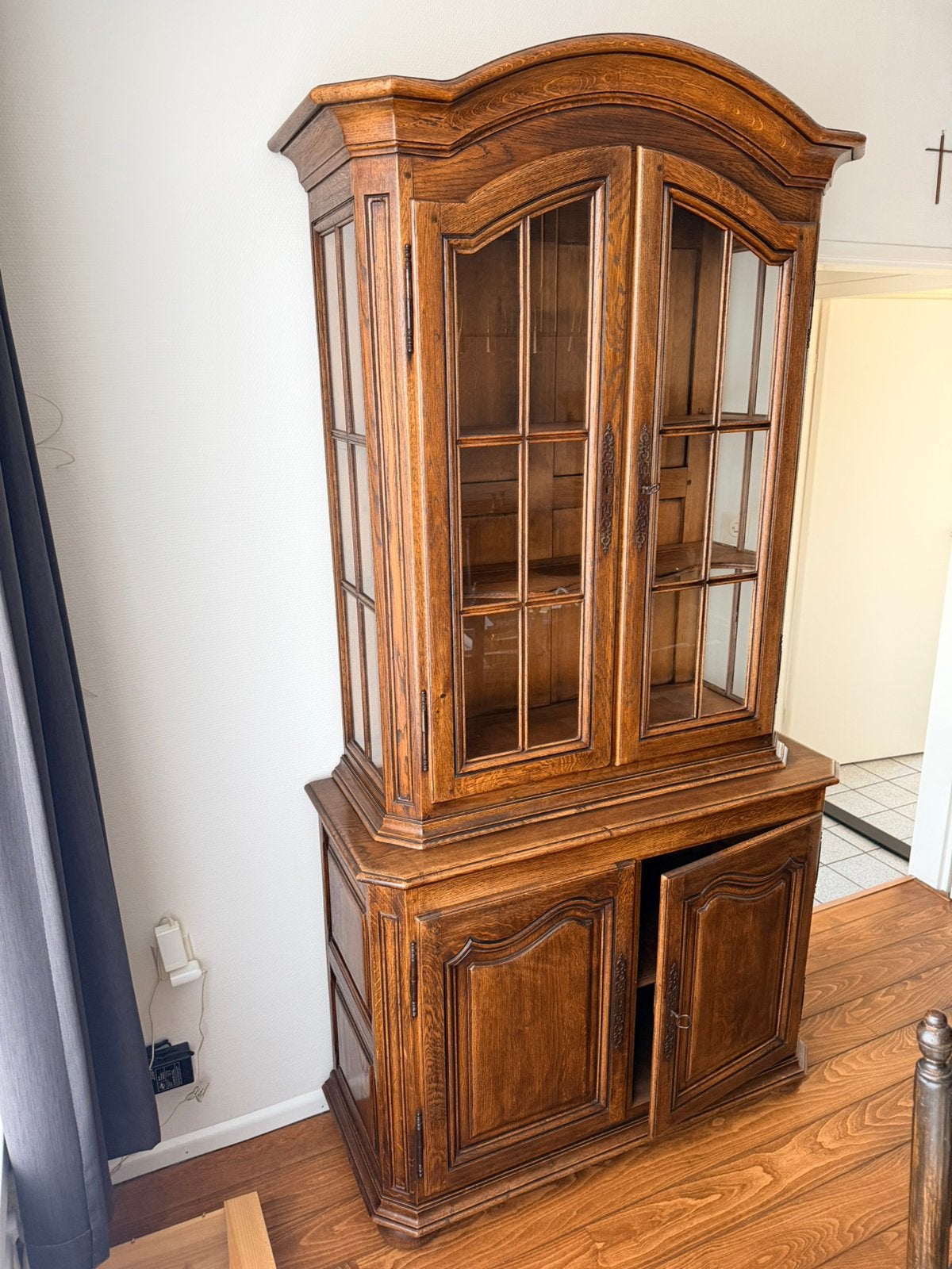 Eikenhouten dressoir en vitrinekast, Huis en Inrichting, Kasten | Buffetkasten, Ophalen of Verzenden, Zo goed als nieuw