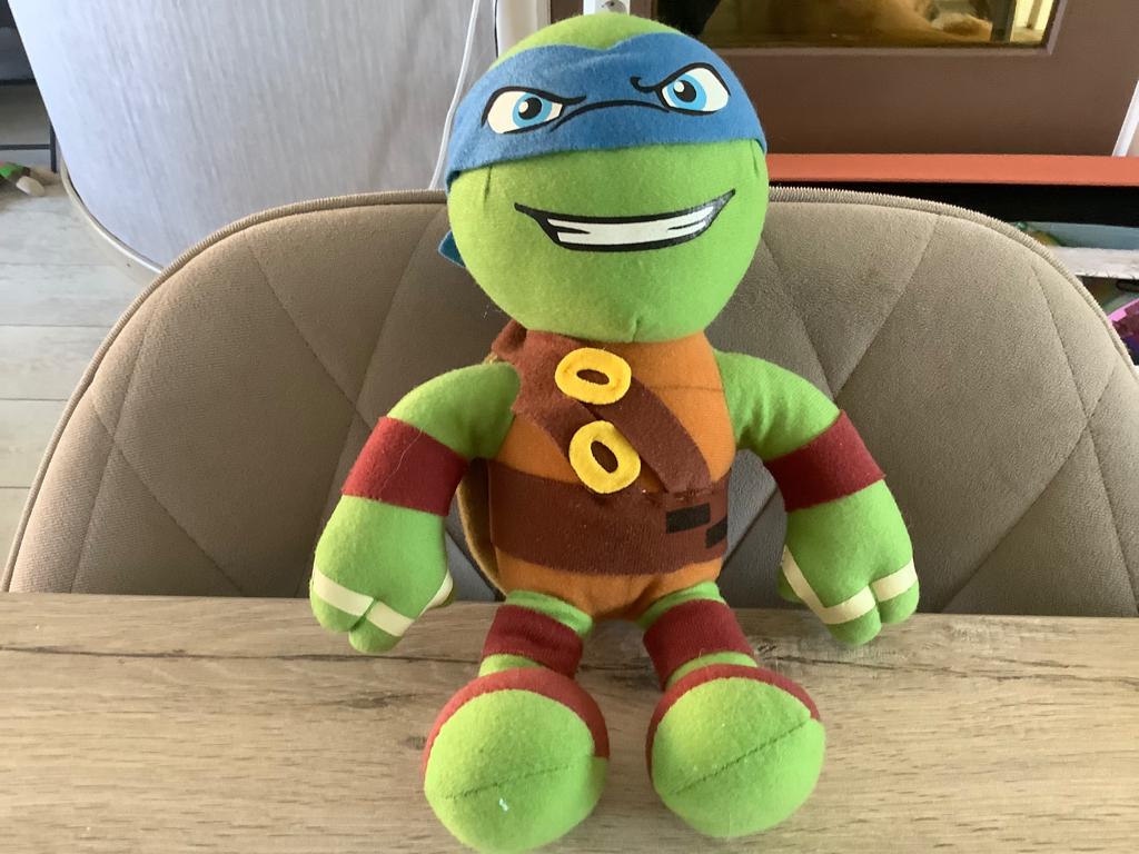 Tortues ninja mutantes adolescentes, personnage en peluche.., Enlèvement ou Envoi, Overige karakters, Autres marques, Comme neuf