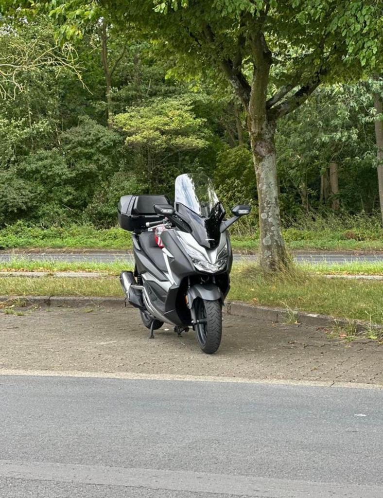Honda Forza 300, Motoren, Scooter, Particulier, Minimaal motorrijbewijs A2, Automaat