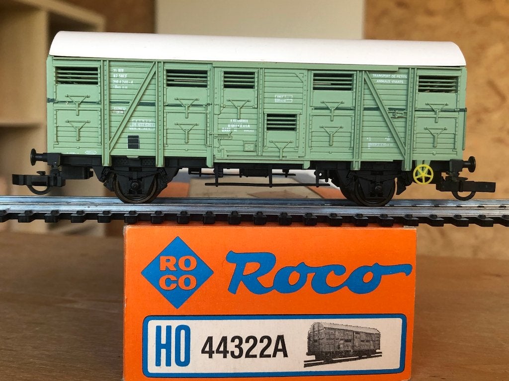 ROCO 44322A SNCF WAGON TRANSPORT D'ANIMAUX HO, Envoi, Utilisé, Wagon, Roco