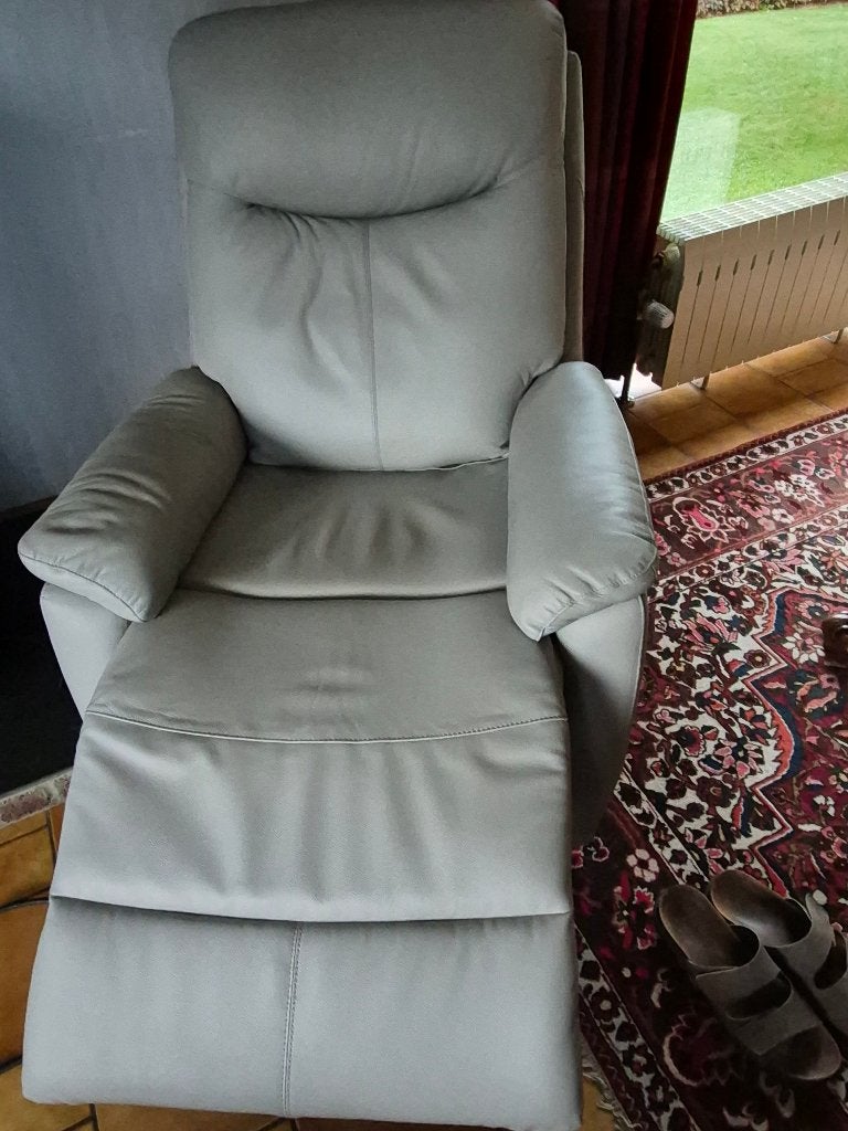 FAUTEUIL RELAX ELECTRIQUE CUIR GRIS, Maison & Meubles, Relax, Enlèvement, Cuir, 75 à 100 cm