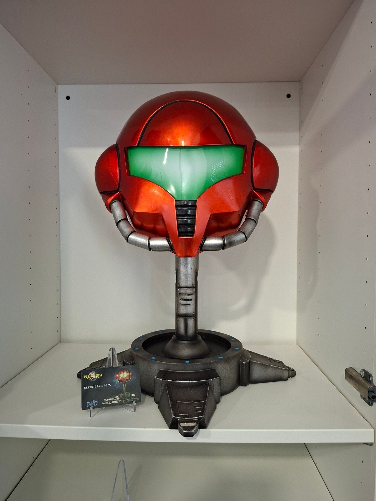 First 4 Figures Samus Helmet Regular edition 0060, Verzamelen, Ophalen of Verzenden, Zo goed als nieuw