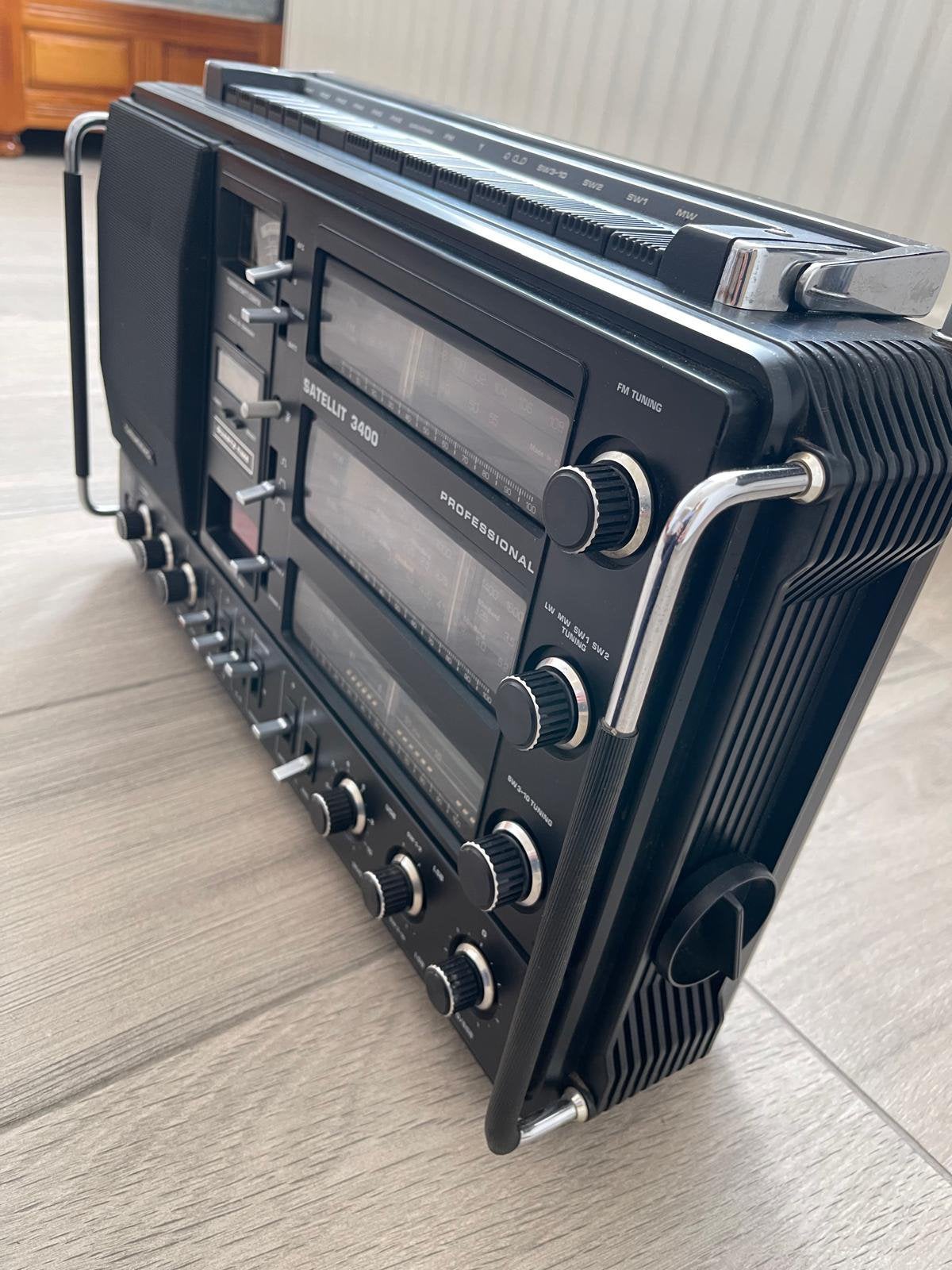 GRUNDIG satellit 3400, Ophalen