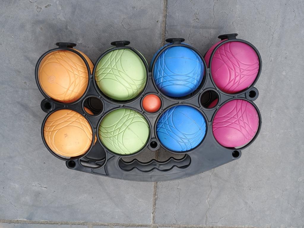 Petanque ballen voor kinderen, Ophalen