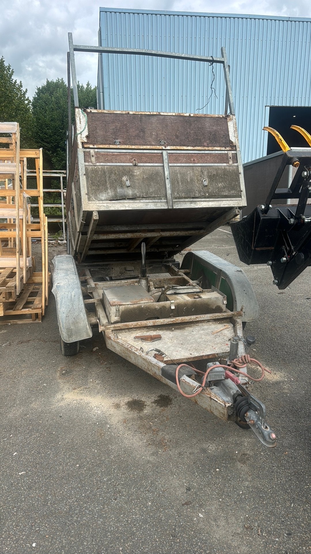 Remorque pour terrain privé a vendre ou a remettre en etat, Bricolage & Construction, Enlèvement, Comme neuf