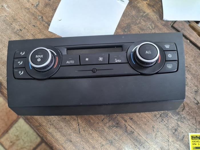 Kachel Bedieningspaneel van een BMW 3-Serie, Gebruikt, -, -, Ophalen of Verzenden