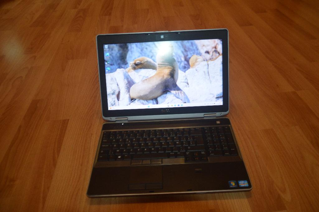 Dell Latitude E6530, Ophalen, Gebruikt, Met videokaart, 2 tot 3 Ghz