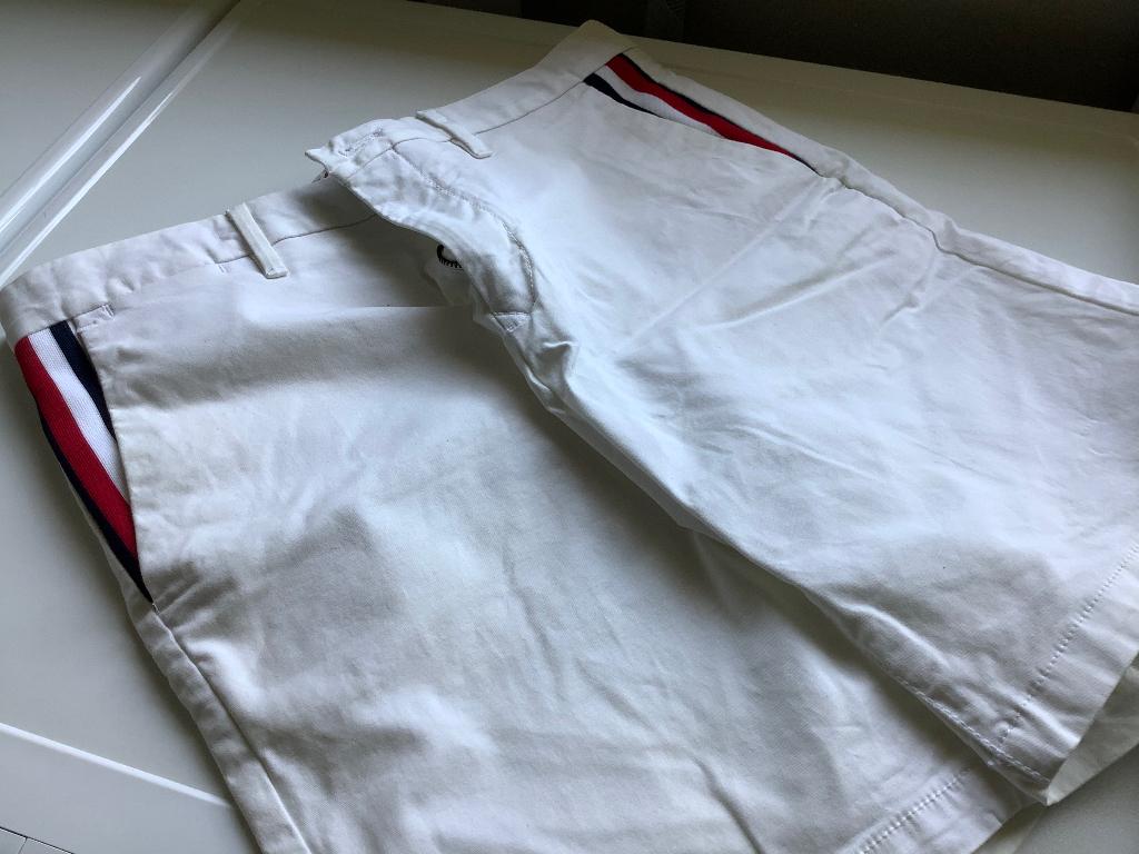 Short Tommy Hilfiger maat 29, Kleding | Heren, Broeken en Pantalons, Wit, Ophalen of Verzenden, Zo goed als nieuw, Tommy hilfiger
