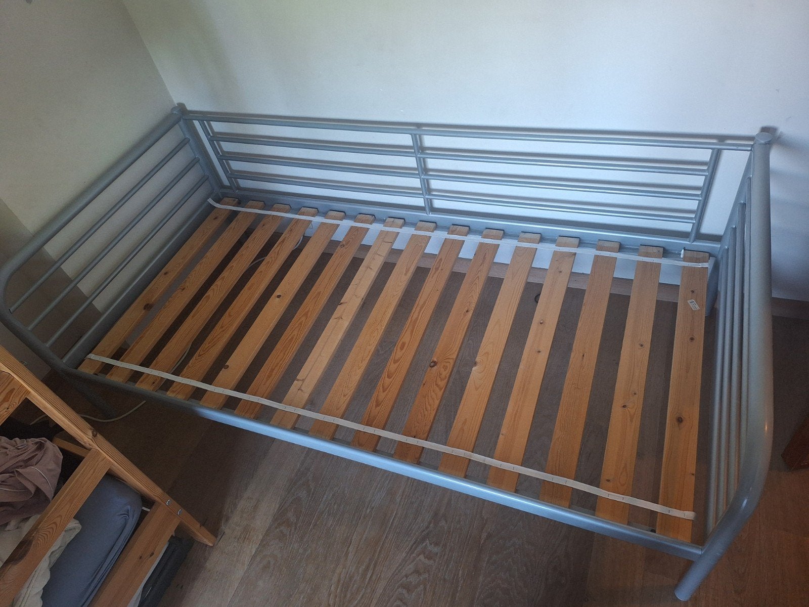 Gratis metallen 190x90cm bed, Ophalen