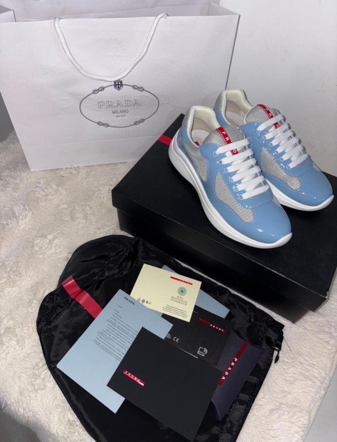 Prada cup bleu, Vêtements | Hommes, Chaussures, Enlèvement ou Envoi, Comme neuf