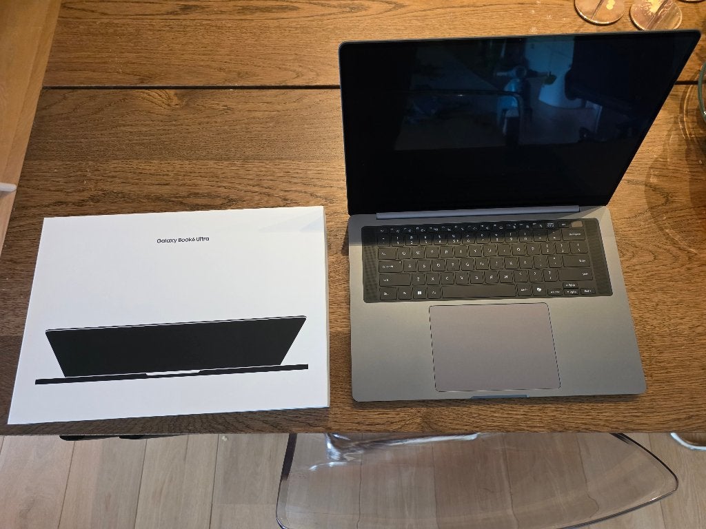 Samsung - Galaxy Book6 Ultra, 32GB, 1TB, RTX5070, Neuf, Avec écran tactile, 16 pouces, 4 Ghz ou plus