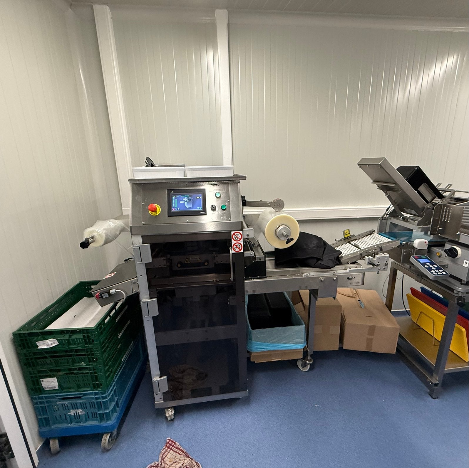 Aspirateur inversé Claes Machines Express (2018), Articles professionnels, Enlèvement